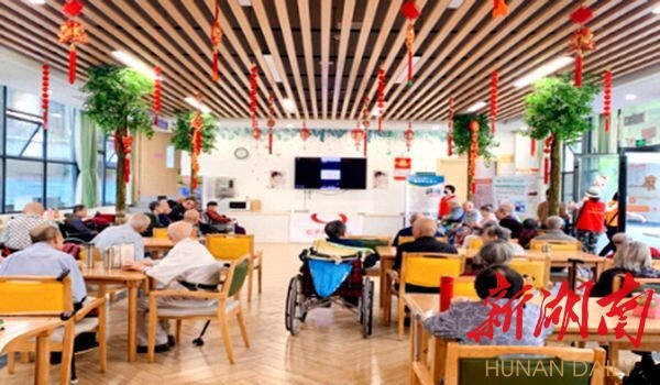 讓愛回家，衡陽市中心醫(yī)院開展關(guān)愛阿爾茨海默病老人義診活動(dòng)